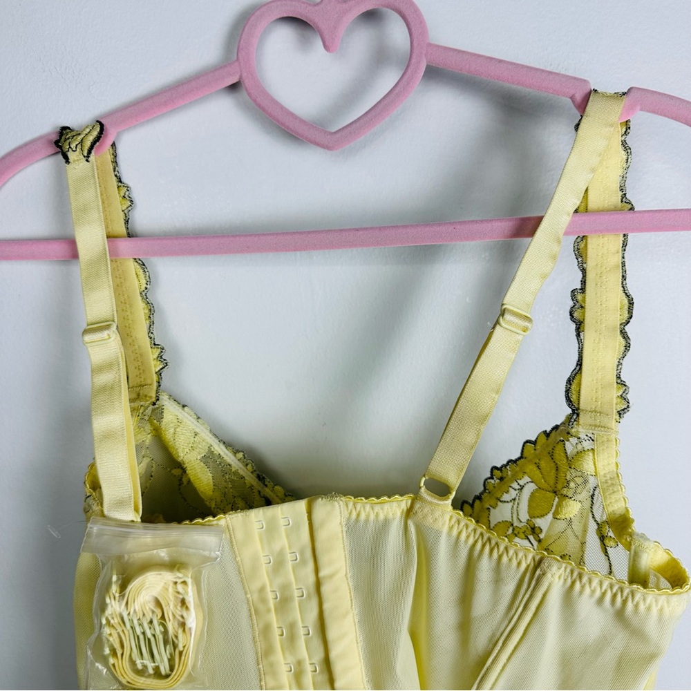 Scarlett Yellow and Black Floral Lace Bustier Bra Size 38E - Picture 9 of 12
